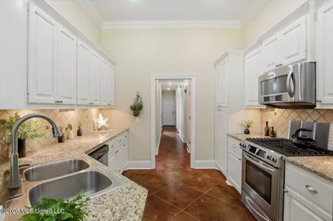 Entry Way - 308 Creston Cv, Brandon, MS 39042 photo 2 of 2