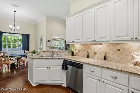 Kitchen - 308 Creston Cv, Brandon, MS 39042 photo 2 of 3