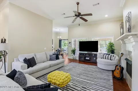 Living - 308 Creston Cv, Brandon, MS 39042 photo 2 of 2