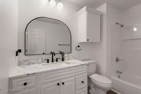 Bath - 156 Dakota St, Byram, MS 39272 photo 3 of 3