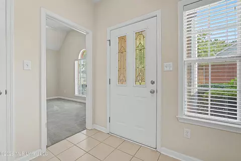 Entry Way - 816 Cardinal Ln, Hernando, MS 38632 photo 2 of 2