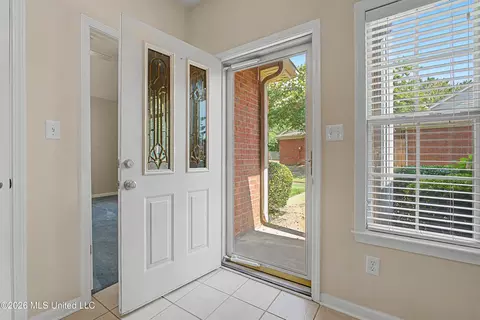 Entry Way - 816 Cardinal Ln, Hernando, MS 38632 photo 1 of 2