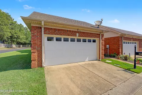 Exterior - 816 Cardinal Ln, Hernando, MS 38632 photo 5 of 7