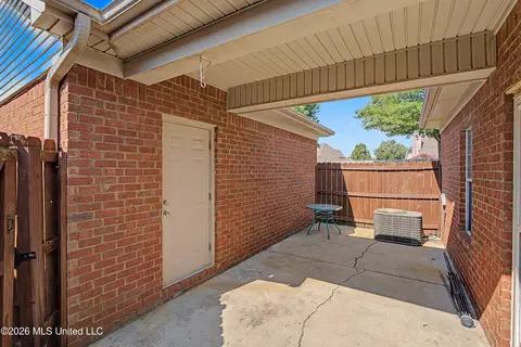 Exterior - 816 Cardinal Ln, Hernando, MS 38632 photo 4 of 7