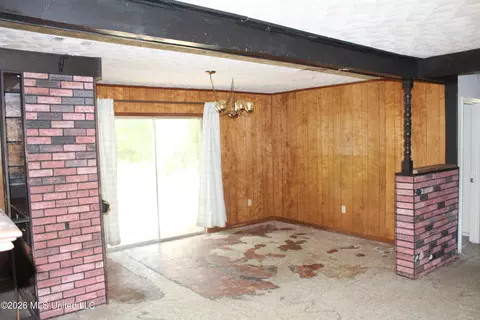 Living - 108 Crimson Ln, Brandon, MS 39042 photo 2 of 2