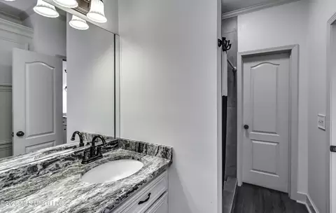 Bath - 125 Northpointe Pkwy, Jackson, MS 39211 photo 10 of 11