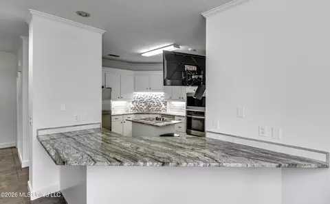 Kitchen - 125 Northpointe Pkwy, Jackson, MS 39211 photo 3 of 6
