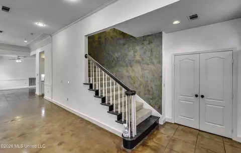 Entry Way - 125 Northpointe Pkwy, Jackson, MS 39211 photo 1 of 3