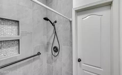 Bath - 125 Northpointe Pkwy, Jackson, MS 39211 photo 8 of 11