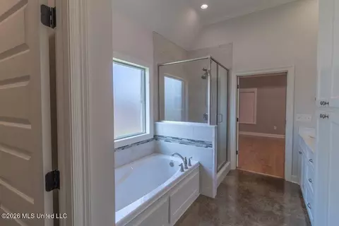 Bath - 609 Gloucester Way, Flowood, MS 39232 photo 1 of 4