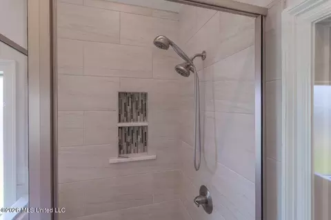 Bath - 609 Gloucester Way, Flowood, MS 39232 photo 2 of 4