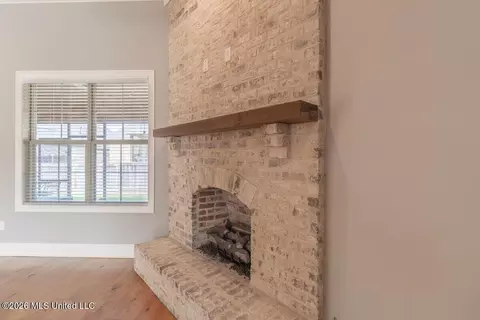 Living - 609 Gloucester Way, Flowood, MS 39232 photo 4 of 4