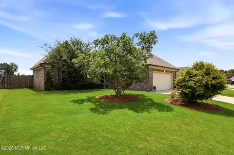 8324 Willow Dr, Southaven, MS 38671