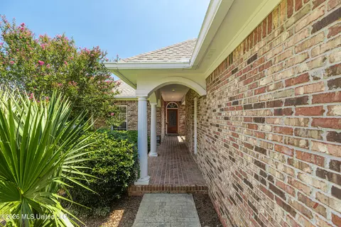 Exterior - 504 Beacon Cv, Brandon, MS 39047 photo 4 of 24