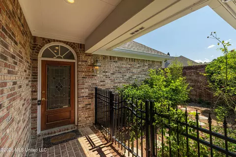 Exterior - 504 Beacon Cv, Brandon, MS 39047 photo 6 of 24