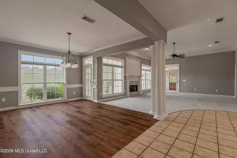 Living - 504 Beacon Cv, Brandon, MS 39047 photo 1 of 8