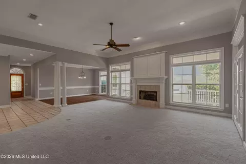 Living - 504 Beacon Cv, Brandon, MS 39047 photo 4 of 8