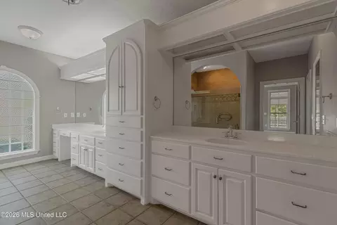 Bath - 504 Beacon Cv, Brandon, MS 39047 photo 3 of 6