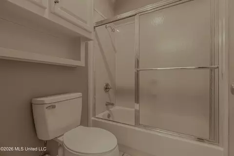Bath - 504 Beacon Cv, Brandon, MS 39047 photo 2 of 6