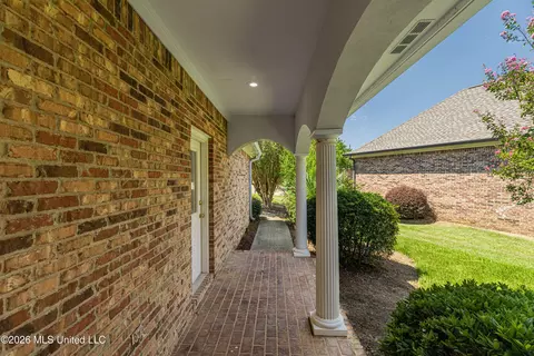 Exterior - 504 Beacon Cv, Brandon, MS 39047 photo 5 of 24