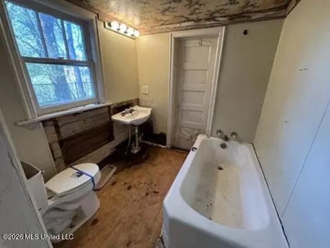 Bath - 155 Main St, Raleigh, MS 39153 photo 1 of 1