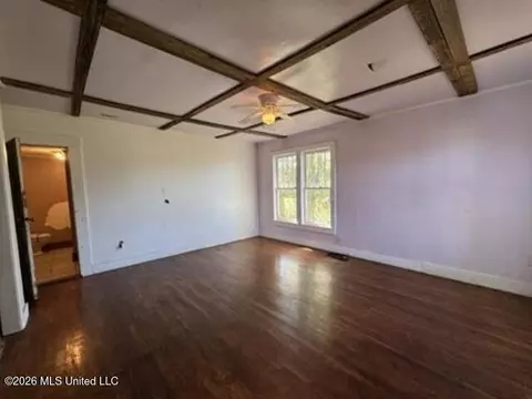Living - 155 Main St, Raleigh, MS 39153 photo 7 of 9