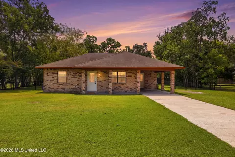 815 Amar St, Waveland, MS 39576