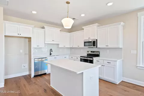 Kitchen - 695 Bolivar Dr, Nesbit, MS 38651 photo 1 of 1