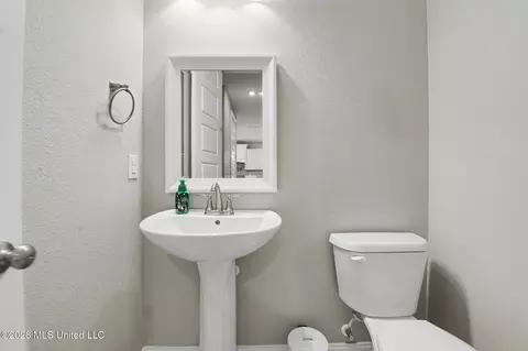 Bath - 846 Amoka Pl, Diamondhead, MS 39525 photo 1 of 5