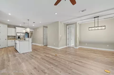 Living - 846 Amoka Pl, Diamondhead, MS 39525 photo 3 of 4