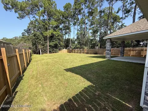 Exterior - 846 Amoka Pl, Diamondhead, MS 39525 photo 5 of 6