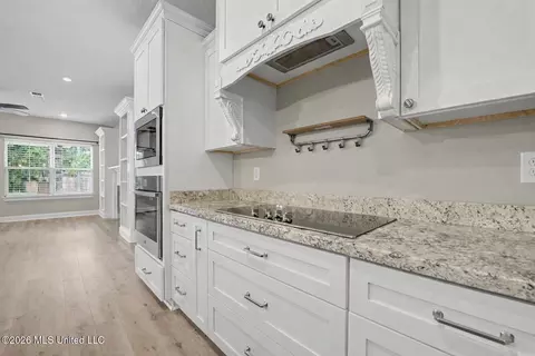 Kitchen - 846 Amoka Pl, Diamondhead, MS 39525 photo 3 of 3