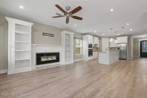 Living - 846 Amoka Pl, Diamondhead, MS 39525 photo 1 of 4