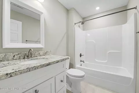 Bath - 846 Amoka Pl, Diamondhead, MS 39525 photo 5 of 5