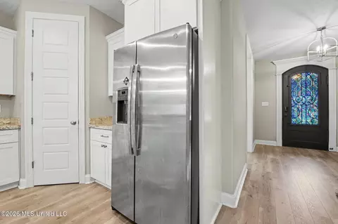 Entry Way - 846 Amoka Pl, Diamondhead, MS 39525 photo 2 of 4