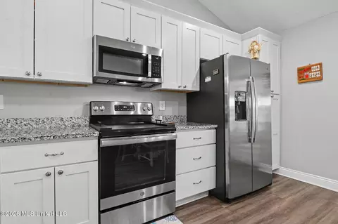 Kitchen - 28 Cascade Cv, Perkinston, MS 39573 photo 2 of 2