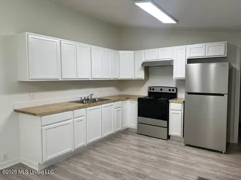 Kitchen - 19320 Eldridge Dr, Saucier, MS 39574 photo 1 of 1