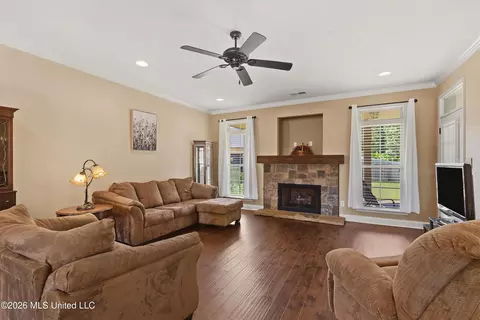 Living - 640 Kaleas Way Cv, Hernando, MS 38632 photo 1 of 1