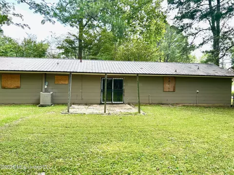 Exterior - 3065 Suncrest Dr, Jackson, MS 39212 photo 2 of 3