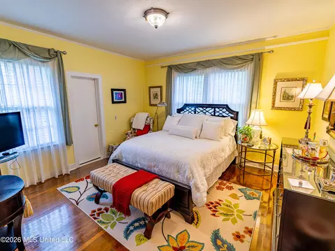 Bedroom - 1 Oak Ct, Natchez, MS 39120 photo 6 of 6