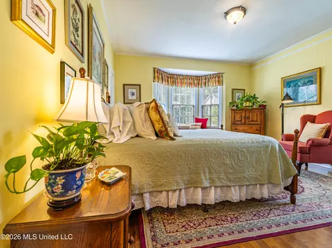 Bedroom - 1 Oak Ct, Natchez, MS 39120 photo 1 of 6
