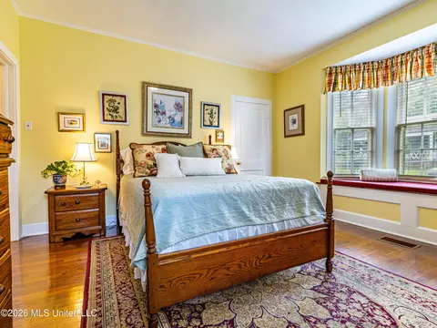 Bedroom - 1 Oak Ct, Natchez, MS 39120 photo 2 of 6