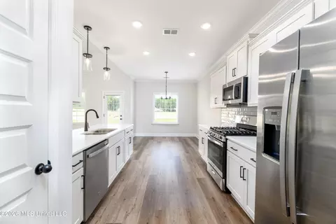 Entry Way - 7554 John Elliott Ln, Hernando, MS 38632 photo 5 of 6