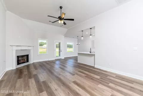 Living - 7554 John Elliott Ln, Hernando, MS 38632 photo 1 of 2