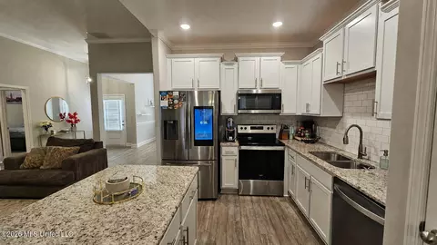 Kitchen - 1932 Ava Dr, Nesbit, MS 38651 photo 2 of 2