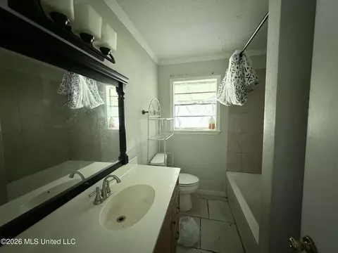 Bath - 123 Sinclair St, Lucedale, MS 39452 photo 1 of 1