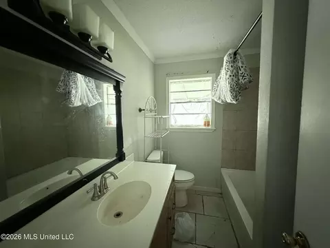 Bath - 123 Sinclair St, Lucedale, MS 39452 photo 1 of 1