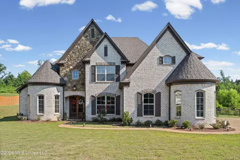 224 Poplar Ln, Holly Springs, MS 38635