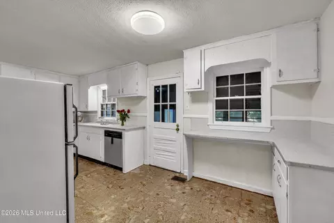Other - 314 Colonial Cir, Jackson, MS 39211 photo 2 of 14