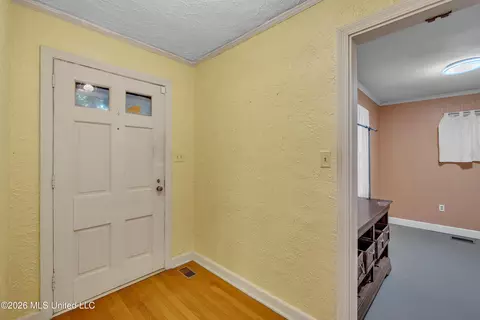 Entry Way - 314 Colonial Cir, Jackson, MS 39211 photo 2 of 4